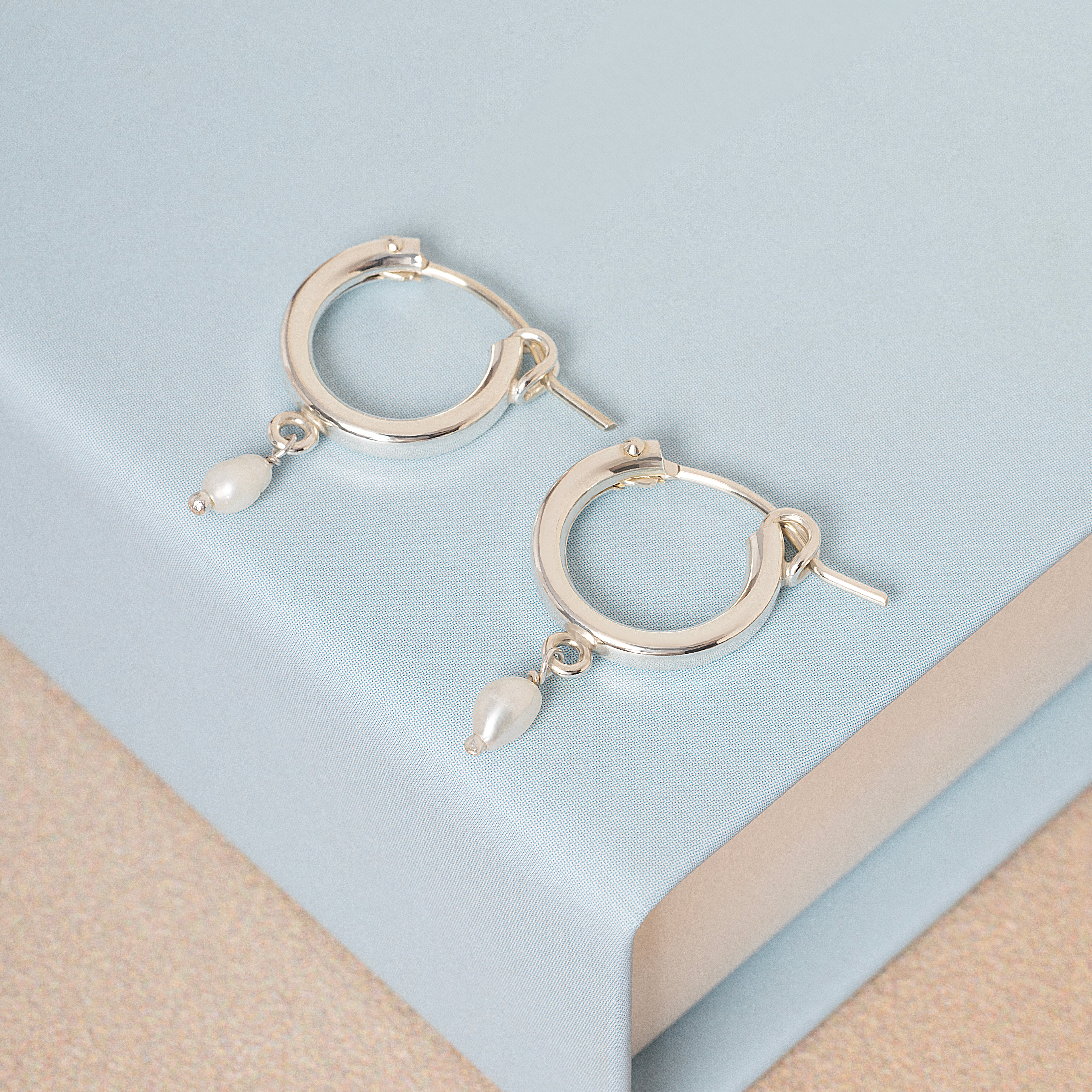 Mini Water Pearl Dangling Hoop Earrings