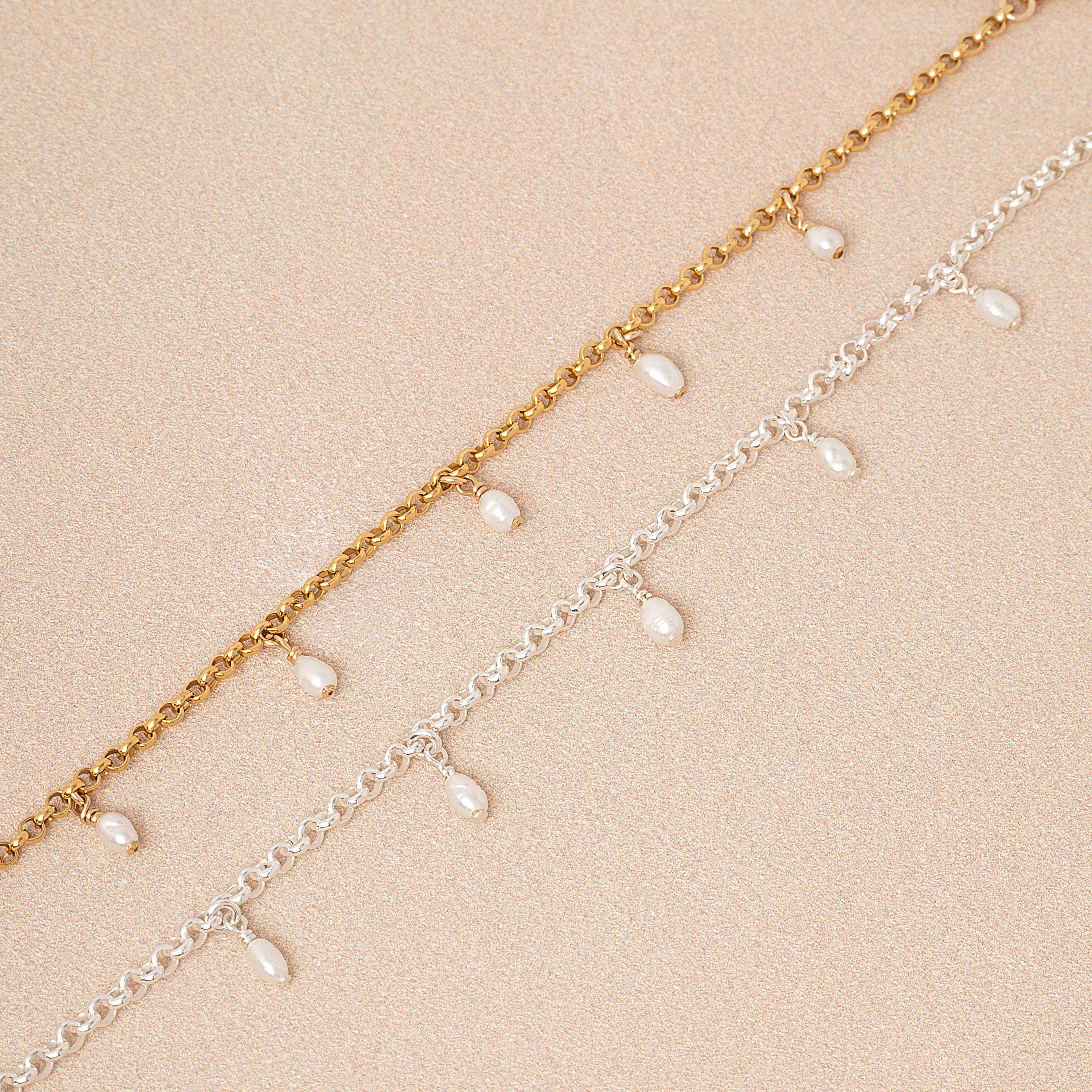 Tiny Pearly Rolo Chain Bracelet