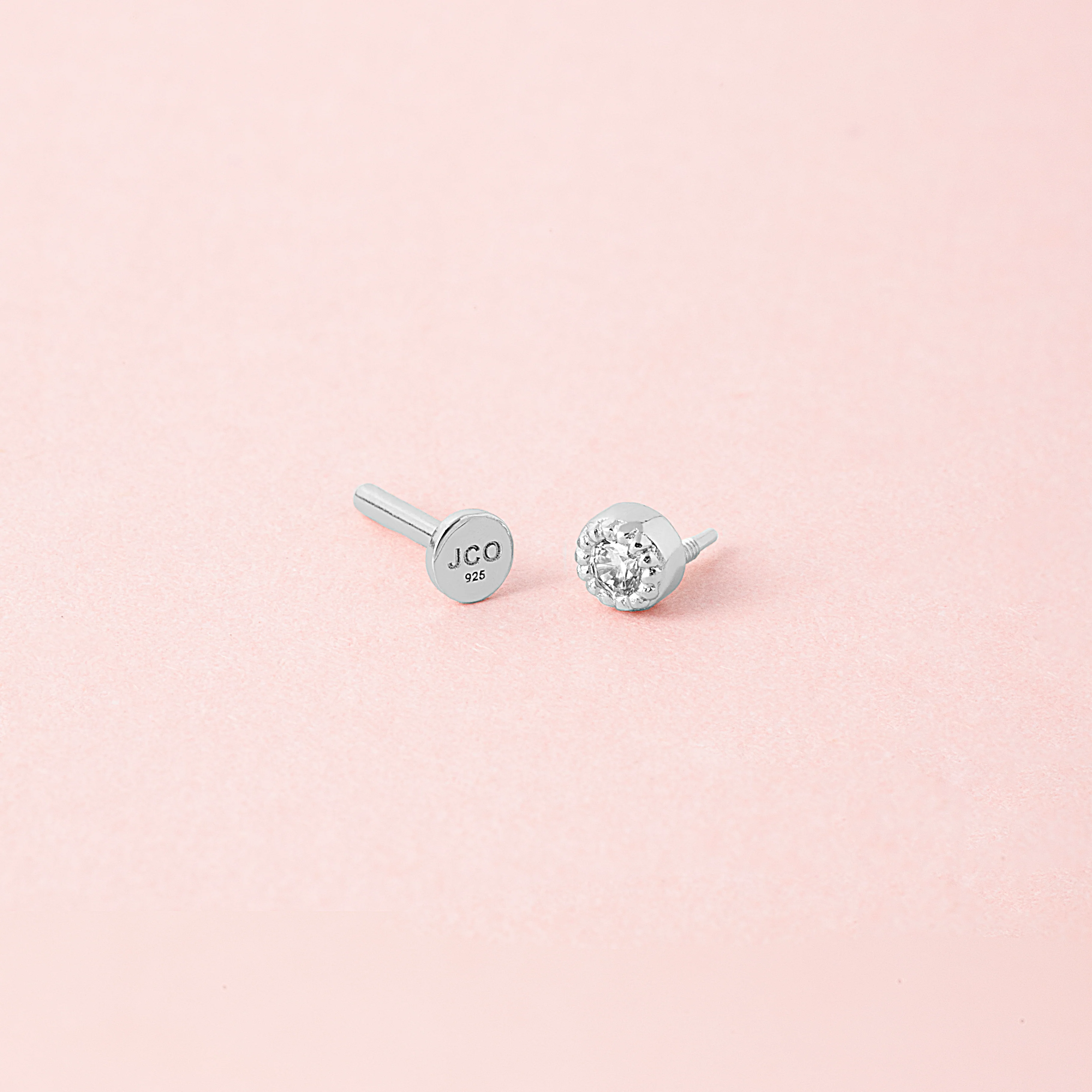 Scalloped Mini Threaded Flatback Earring