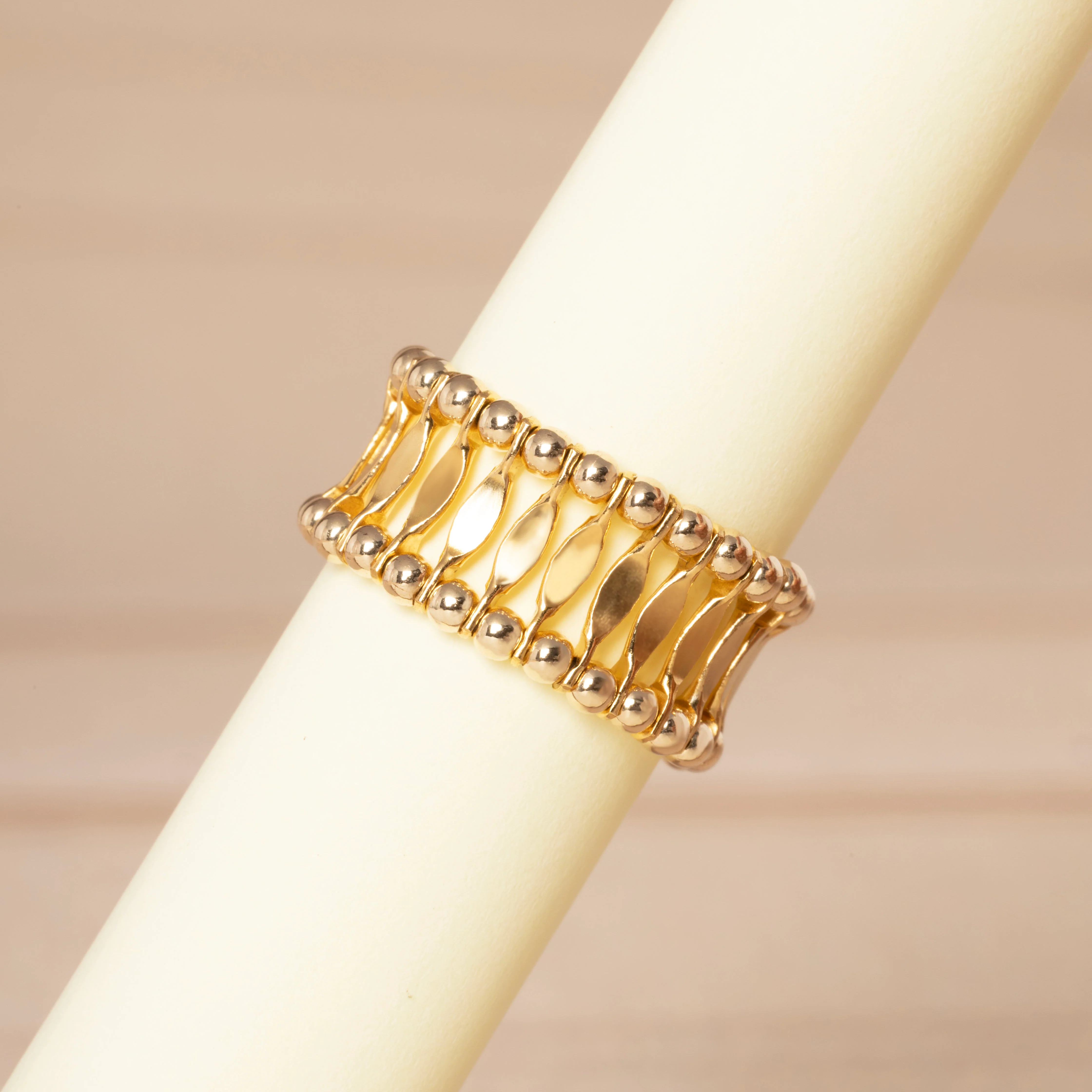 Colonnade Golden Band Ring