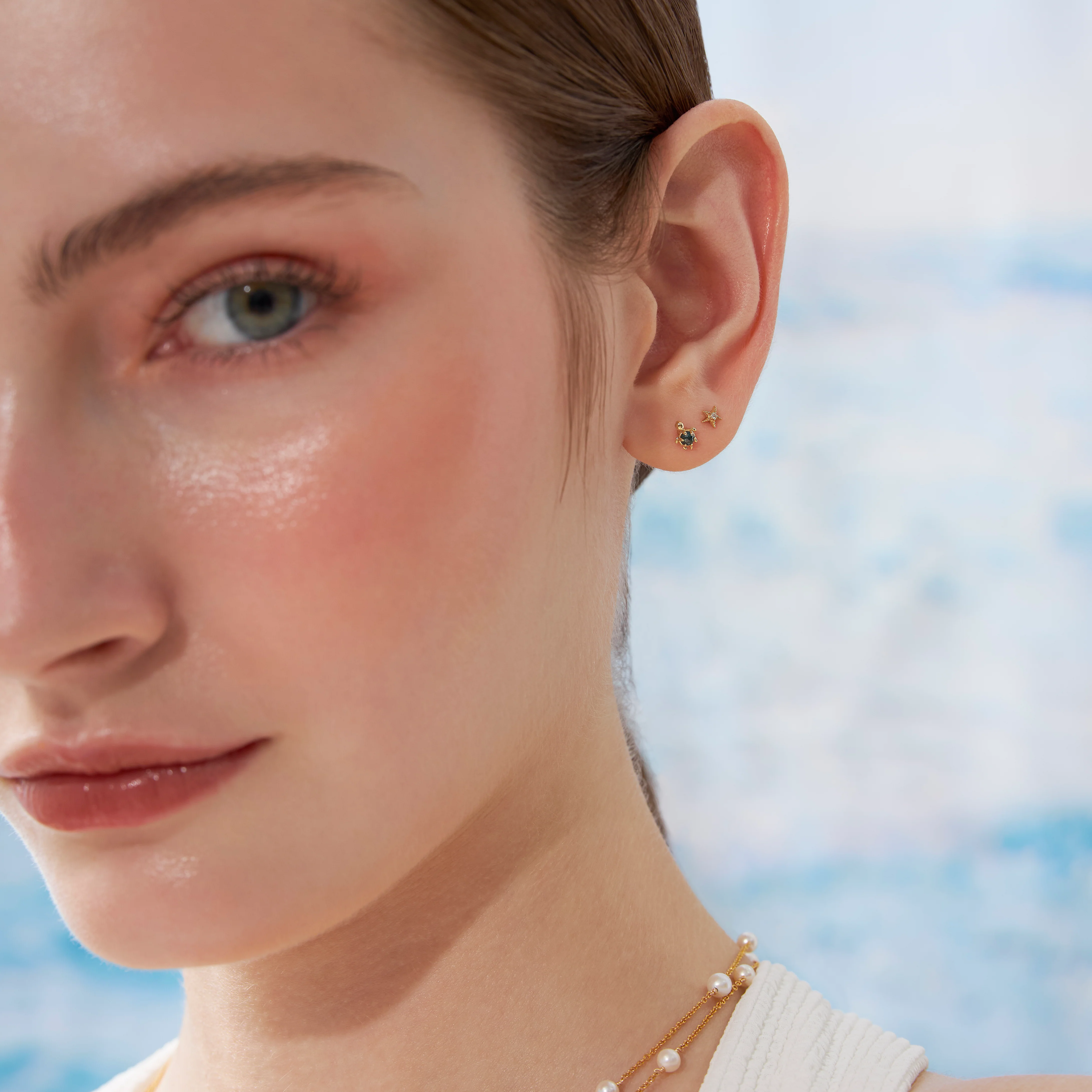 14K Solid Gold Mini Starfish Diamond Flatback Earring