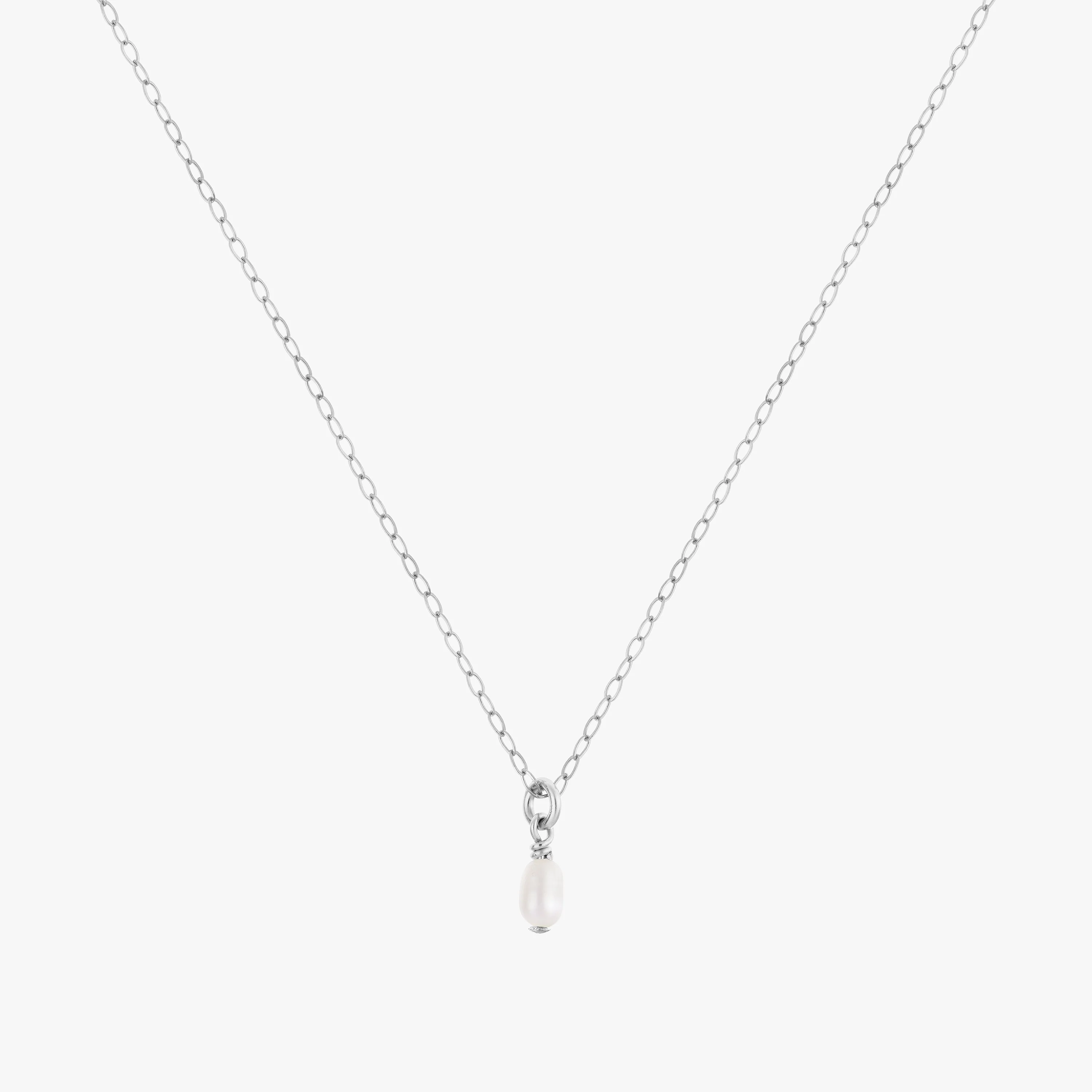 Minimal Water Pearl Necklace